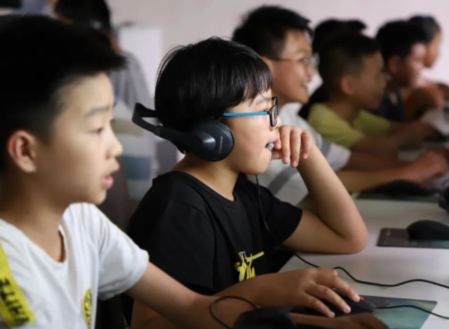 教师主导的底线真实为每个学生的生长注入精准助力与温暖关心